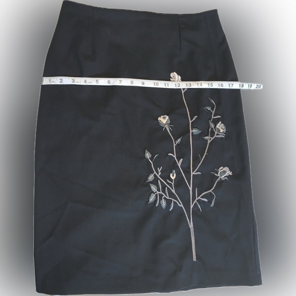 FRIPONNE PARIS Skirt with beautiful embroidery - Size 2 - preowned - Picture 5 of 6